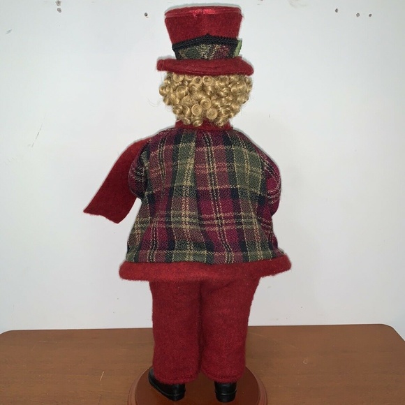 COPY - Vintage Holiday CHRISTMAS CAROLER BOY Child Figure Wood Base Porcelain F…
